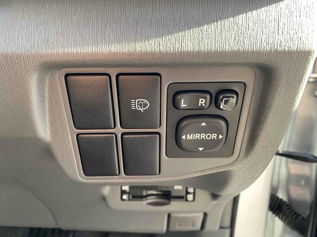 プリウス Sツーリングセレクション ドライブレコーダー ETC クリアランスソナー バックカメラ TV アルミホイール オートライト LEDヘッドランプ ヘッドライトウォッシャー CVT スマートキー 電動格納ミラー 盗難防止システム(10枚目)