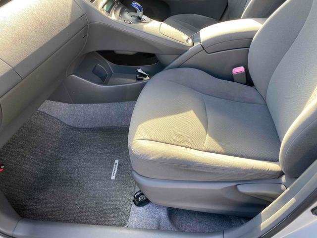 プリウス Sツーリングセレクション ドライブレコーダー ETC クリアランスソナー バックカメラ TV アルミホイール オートライト LEDヘッドランプ ヘッドライトウォッシャー CVT スマートキー 電動格納ミラー 盗難防止システム(28枚目)