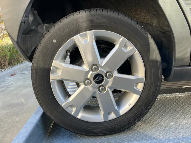 タフト G 15インチアルミホイール オートレベリング機能付フルLEDヘッドランプ LEDフォグランプ 本革巻ステアリングホイール 本革巻インパネセンターシフト TFTカラーマルチインフォメーションディスプレイ(15枚目)