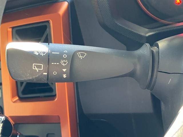 タフト G 15インチアルミホイール オートレベリング機能付フルLEDヘッドランプ LEDフォグランプ 本革巻ステアリングホイール 本革巻インパネセンターシフト TFTカラーマルチインフォメーションディスプレイ(24枚目)