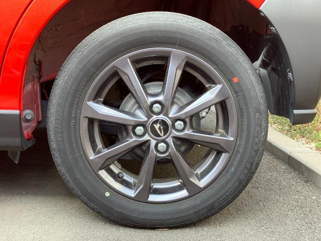 タント ファンクロス　１４インチアルミホイール　大型エアロバンパー　フルＬＥＤヘッドランプ　オート格納式カラードドアミラー　両側パワースライドドア　キーフリーシステム　プッシュボタンスタート（6枚目）