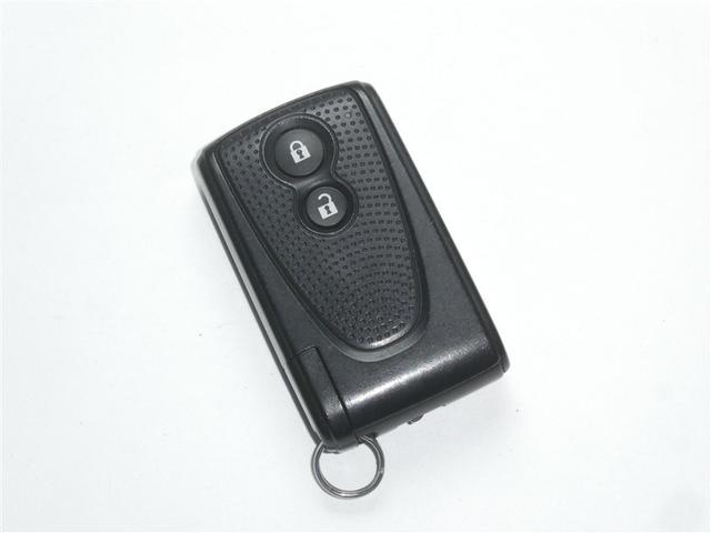【スマートキー】簡単便利機能♪キーを取り出さずにドアを施錠＆解錠。クルマの始動も可能です。