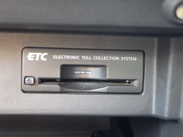 フーガ ２５０ＧＴ　１年保証付　純正ＨＤＤナビ　バックカメラ　ＥＴＣ　Ｂｌｕｅｔｏｏｔｈ　ＣＤ再生・録音　レザーシート　シートエアコン　シートヒーター　ステアリングスイッチ　オートライト　オートエアコン　フォグランプ（17枚目）