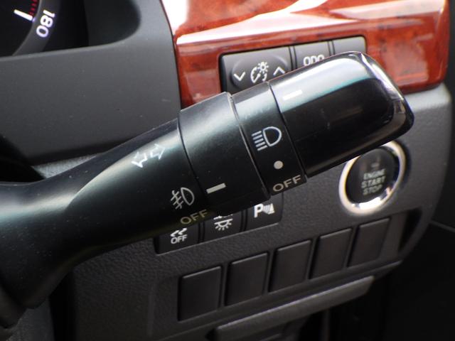 ヴェルファイア ２．４Ｚ　プラチナセレクションＩＩ　１年保証付　純正ＨＤＤナビ　フルセグＴＶ　バックカメラ　Ｂｌｕｅｔｏｏｔｈ　フリップダウンモニター　ＥＴＣ　両側パワースライドドア　ＣＤ・ＤＶＤ再生　パワーバックドア　スマートキー　プッシュスタート（28枚目）