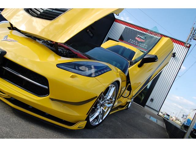 シボレーコルベット Ｚ５１　正規ディーラー車　ロエンフルエアロ　ディラーにてエイデル製ス－パーチャ－ジャー装備　ディーラにてガルウィング取付　特注メッキアルミホイール　Ｃ７専用カナード　コルベットらしいＣ７最終モデル（8枚目）