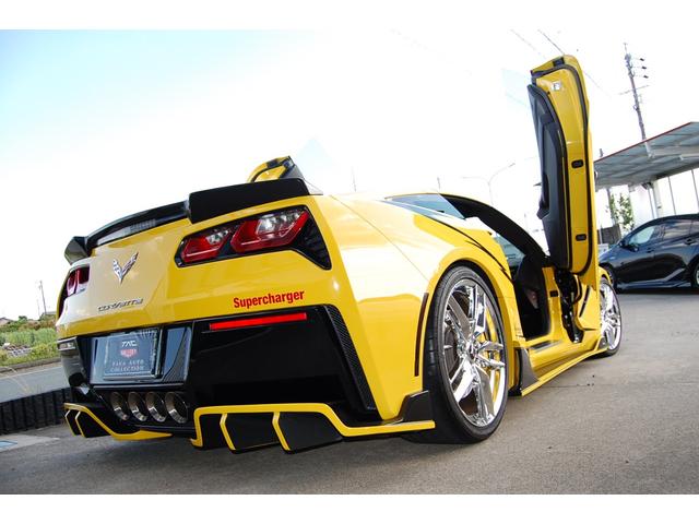 シボレーコルベット Ｚ５１　正規ディーラー車　ロエンフルエアロ　ディラーにてエイデル製ス－パーチャ－ジャー装備　ディーラにてガルウィング取付　特注メッキアルミホイール　Ｃ７専用カナード　コルベットらしいＣ７最終モデル（26枚目）