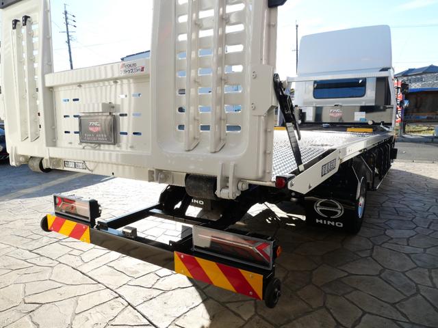 ヒノレンジャー 　ハイルーフ（標準キャブ）、ラバーマット付、ＥＴＣ２．０　ドラレコ　燃料タンク２００Ｌ　リアエアサス　遮光カーテン（ラウンド、センター、リア）、高機能シート（エアサス）、シートヒーター　フェイクレザー（11枚目）