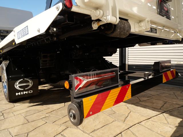 ヒノレンジャー 　ハイルーフ（標準キャブ）、ラバーマット付、ＥＴＣ２．０　ドラレコ　燃料タンク２００Ｌ　リアエアサス　遮光カーテン（ラウンド、センター、リア）、高機能シート（エアサス）、シートヒーター　フェイクレザー（27枚目）