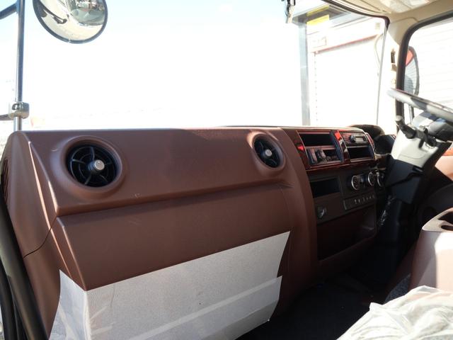 ヒノレンジャー 　ハイルーフ（標準キャブ）、ラバーマット付、ＥＴＣ２．０　ドラレコ　燃料タンク２００Ｌ　リアエアサス　遮光カーテン（ラウンド、センター、リア）、高機能シート（エアサス）、シートヒーター　フェイクレザー（33枚目）