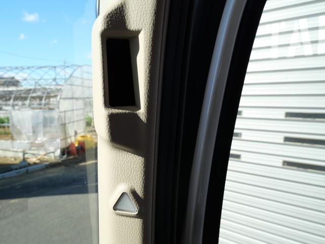 ヒノレンジャー 　ハイルーフ（標準キャブ）、ラバーマット付、ＥＴＣ２．０　ドラレコ　燃料タンク２００Ｌ　リアエアサス　遮光カーテン（ラウンド、センター、リア）、高機能シート（エアサス）、シートヒーター　フェイクレザー（50枚目）