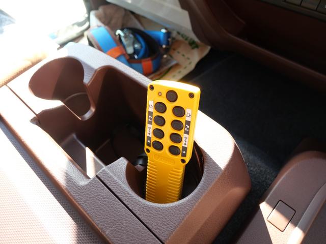 ヒノレンジャー 　ハイルーフ（標準キャブ）、ラバーマット付、ＥＴＣ２．０　ドラレコ　燃料タンク２００Ｌ　リアエアサス　遮光カーテン（ラウンド、センター、リア）、高機能シート（エアサス）、シートヒーター　フェイクレザー（60枚目）