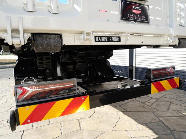 ヒノレンジャー 　ハイルーフ（標準キャブ）、ラバーマット付、ＥＴＣ２．０　ドラレコ　燃料タンク２００Ｌ　リアエアサス　遮光カーテン（ラウンド、センター、リア）、高機能シート（エアサス）、シートヒーター　フェイクレザー（61枚目）