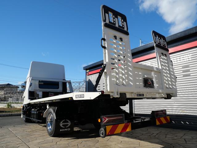 ヒノレンジャー 　ハイルーフ（標準キャブ）、ラバーマット付、ＥＴＣ２．０　ドラレコ　燃料タンク２００Ｌ　リアエアサス　遮光カーテン（ラウンド、センター、リア）、高機能シート（エアサス）、シートヒーター　フェイクレザー（68枚目）