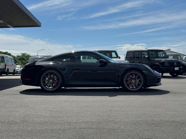 ９１１ 　カレラ　Ｓ　ＰＤＫ｜スポクロ｜レザーインテリア｜２０／２１インチＲＳスパイダーＡＷ｜シートベンチレーション＆ヒーター｜ＳｐｏｒｔＤｅｓｉｇｎフロントエプロン｜ロゴドアカーテシ｜スポーツテールパイプ｜（18枚目）