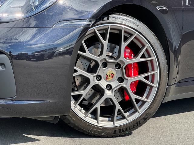 ９１１ 　カレラ　Ｓ　ＰＤＫ｜スポクロ｜レザーインテリア｜２０／２１インチＲＳスパイダーＡＷ｜シートベンチレーション＆ヒーター｜ＳｐｏｒｔＤｅｓｉｇｎフロントエプロン｜ロゴドアカーテシ｜スポーツテールパイプ｜（19枚目）