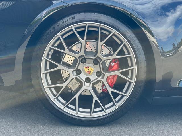 ９１１ 　カレラ　Ｓ　ＰＤＫ｜スポクロ｜レザーインテリア｜２０／２１インチＲＳスパイダーＡＷ｜シートベンチレーション＆ヒーター｜ＳｐｏｒｔＤｅｓｉｇｎフロントエプロン｜ロゴドアカーテシ｜スポーツテールパイプ｜（22枚目）