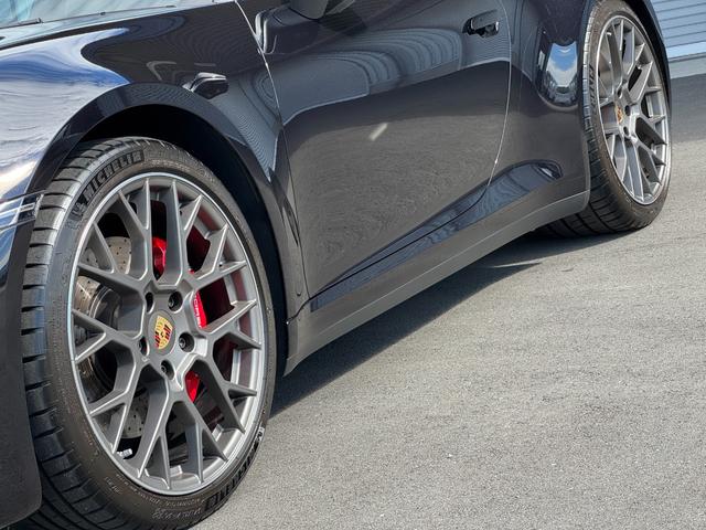 ９１１ 　カレラ　Ｓ　ＰＤＫ｜スポクロ｜レザーインテリア｜２０／２１インチＲＳスパイダーＡＷ｜シートベンチレーション＆ヒーター｜ＳｐｏｒｔＤｅｓｉｇｎフロントエプロン｜ロゴドアカーテシ｜スポーツテールパイプ｜（33枚目）