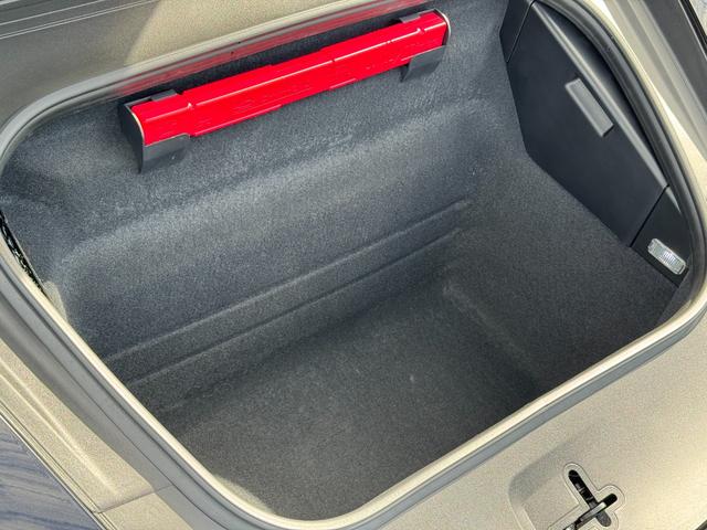 ９１１ 　カレラ　Ｓ　ＰＤＫ｜スポクロ｜レザーインテリア｜２０／２１インチＲＳスパイダーＡＷ｜シートベンチレーション＆ヒーター｜ＳｐｏｒｔＤｅｓｉｇｎフロントエプロン｜ロゴドアカーテシ｜スポーツテールパイプ｜（35枚目）
