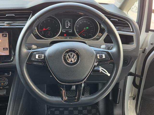 ゴルフトゥーラン ドライブレコーダー ナビ キーレスエントリー アイドリングストップ 電動格納ミラー 3列シート AT ルーフレール アルミホイール CD USB エアコン パワーステアリング パワーウィンドウ(3枚目)