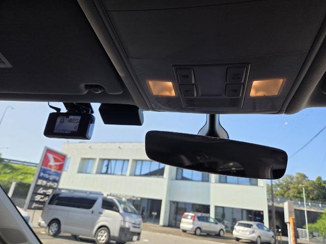 ゴルフトゥーラン ドライブレコーダー ナビ キーレスエントリー アイドリングストップ 電動格納ミラー 3列シート AT ルーフレール アルミホイール CD USB エアコン パワーステアリング パワーウィンドウ(4枚目)