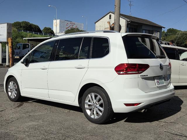 ゴルフトゥーラン ドライブレコーダー ナビ キーレスエントリー アイドリングストップ 電動格納ミラー 3列シート AT ルーフレール アルミホイール CD USB エアコン パワーステアリング パワーウィンドウ(17枚目)