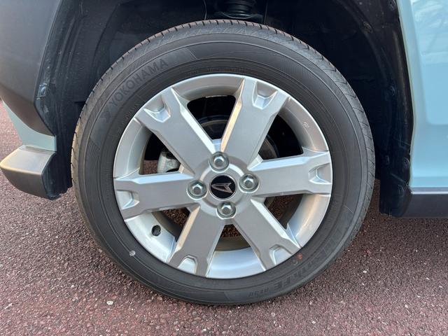 タフト G クロムベンチャー メッキドアアウターハンドル 15インチアルミホイール オートレベリング機能付フルLEDヘッドランプ LEDフォグランプ 本革巻ステアリングホイール 本革巻インパネセンターシフト(9枚目)