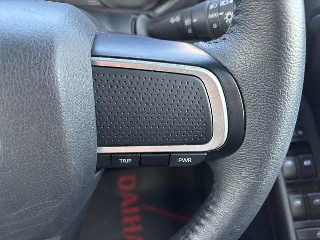 タフト G クロムベンチャー メッキドアアウターハンドル 15インチアルミホイール オートレベリング機能付フルLEDヘッドランプ LEDフォグランプ 本革巻ステアリングホイール 本革巻インパネセンターシフト(15枚目)