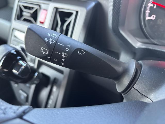 タフト G クロムベンチャー メッキドアアウターハンドル 15インチアルミホイール オートレベリング機能付フルLEDヘッドランプ LEDフォグランプ 本革巻ステアリングホイール 本革巻インパネセンターシフト(16枚目)