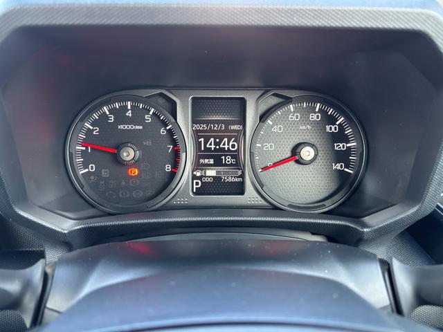 タフト G クロムベンチャー メッキドアアウターハンドル 15インチアルミホイール オートレベリング機能付フルLEDヘッドランプ LEDフォグランプ 本革巻ステアリングホイール 本革巻インパネセンターシフト(18枚目)