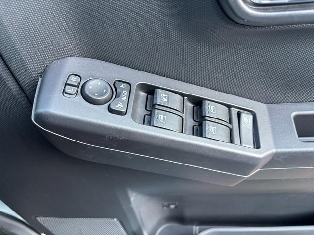 タフト G クロムベンチャー メッキドアアウターハンドル 15インチアルミホイール オートレベリング機能付フルLEDヘッドランプ LEDフォグランプ 本革巻ステアリングホイール 本革巻インパネセンターシフト(21枚目)