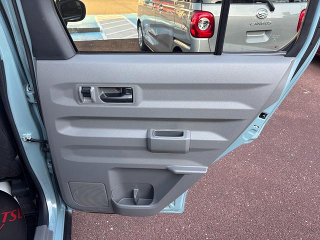 タフト G クロムベンチャー メッキドアアウターハンドル 15インチアルミホイール オートレベリング機能付フルLEDヘッドランプ LEDフォグランプ 本革巻ステアリングホイール 本革巻インパネセンターシフト(37枚目)