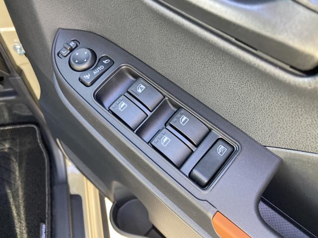 タント ファンクロスターボ　ナビ付　ナビ　１５インチアルミホイール　キーフリーシステム　プッシュボタンスタート　オートエアコン（プッシュ式）　フルＬＥＤヘッドランプ　オート格納式カラードドアミラー　本革巻ステアリングホイール（18枚目）