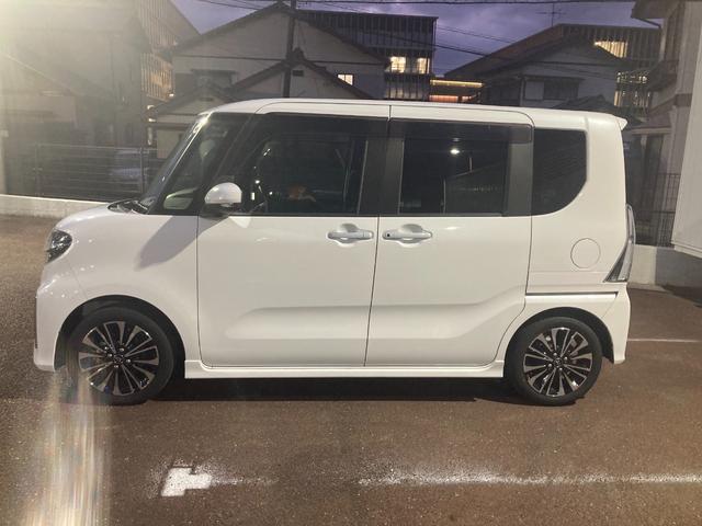 タント カスタムＲＳ　１５インチアルミホイール　キーフリーシステム　プッシュボタンスタート　オートエアコン（プッシュ式）　フルＬＥＤヘッドランプ　オート格納式カラードドアミラー　本革巻ステアリングホイール（5枚目）