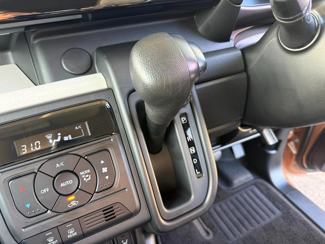 スペーシア HYBRID X オーディオレス 両側電動パワースライドドア オートライト スライドドア プッシュスタート オートエアコン アイドリングストップ 横滑り防止機能 衝突安全ボディ 盗難防止システム(11枚目)