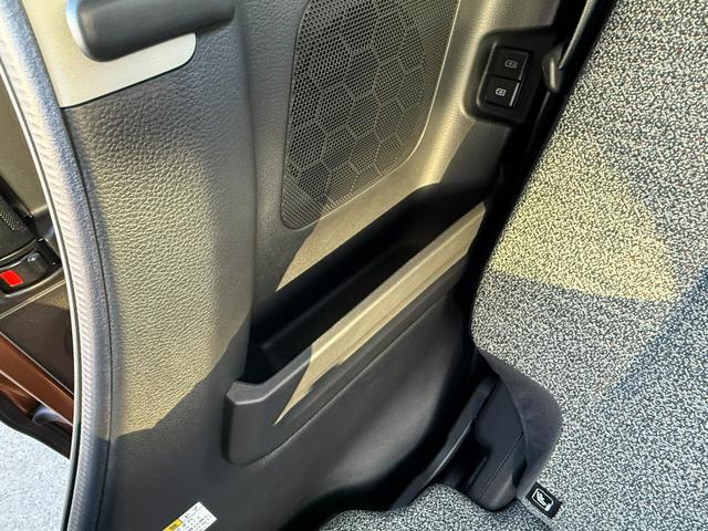 スペーシア HYBRID X オーディオレス 両側電動パワースライドドア オートライト スライドドア プッシュスタート オートエアコン アイドリングストップ 横滑り防止機能 衝突安全ボディ 盗難防止システム(65枚目)