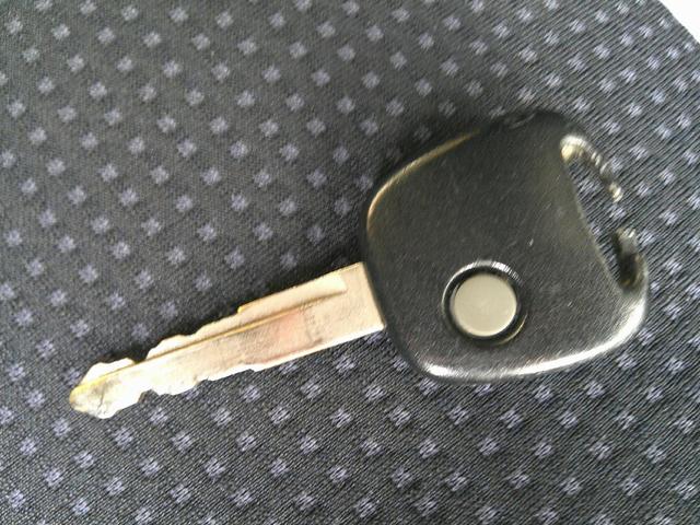 ワゴンＲ ＦＸ　車検令和８年３月迄　５速マニュアル車　純正１３インチアルミホイール　走行９０千ｋｍ　キーレスエントリー　パワーウィンドウ　ＣＤオーディオ　ＡＭ・ＦＭラジオ　ライトレベライザー　エアコン（6枚目）