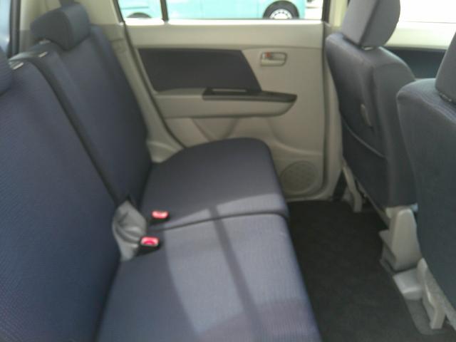 ワゴンＲ ＦＸ　車検令和８年３月迄　５速マニュアル車　純正１３インチアルミホイール　走行９０千ｋｍ　キーレスエントリー　パワーウィンドウ　ＣＤオーディオ　ＡＭ・ＦＭラジオ　ライトレベライザー　エアコン（11枚目）