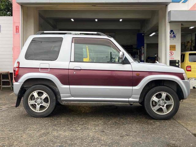 パジェロミニ エクシード 4WD アルミホイール キーレスエントリー AT 盗難防止システム 衝突安全ボディ CD ミュージックプレイヤー接続可 ABS エアコン パワーステアリング パワーウィンドウ 運転席エアバッグ(4枚目)
