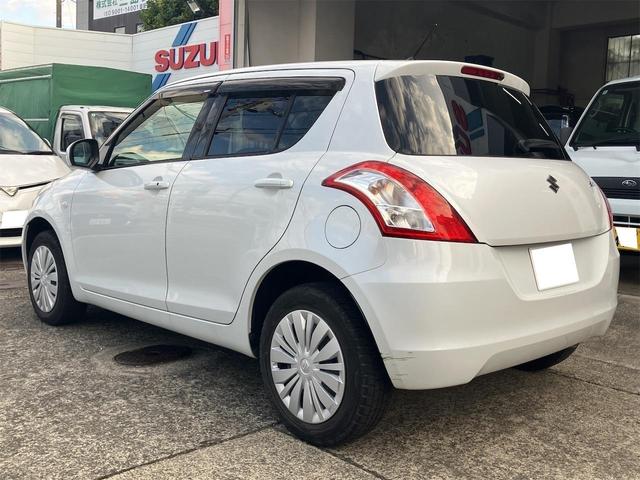 スイフト ＸＧ　４ＷＤ　スマートキー　電動格納ミラー　シートヒーター　ＣＶＴ　盗難防止システム　衝突安全ボディ　ＡＢＳ　ＥＳＣ　ＣＤ　ＵＳＢ　エアコン　パワーステアリング　パワーウィンドウ　運転席エアバッグ（7枚目）