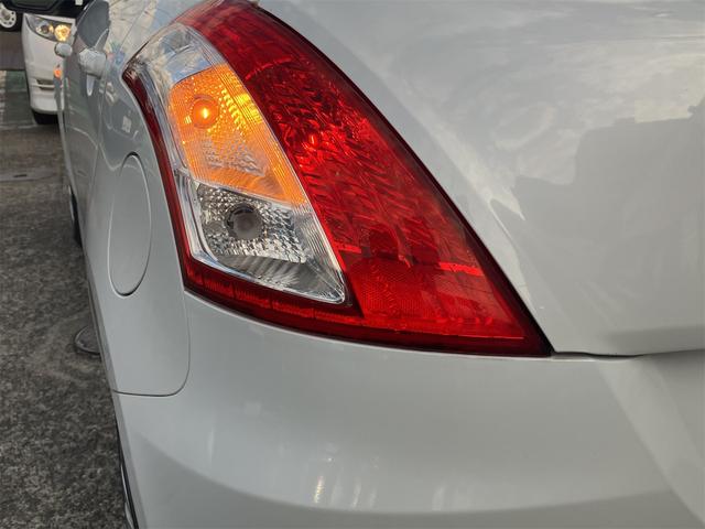 スイフト ＸＧ　４ＷＤ　スマートキー　電動格納ミラー　シートヒーター　ＣＶＴ　盗難防止システム　衝突安全ボディ　ＡＢＳ　ＥＳＣ　ＣＤ　ＵＳＢ　エアコン　パワーステアリング　パワーウィンドウ　運転席エアバッグ（17枚目）