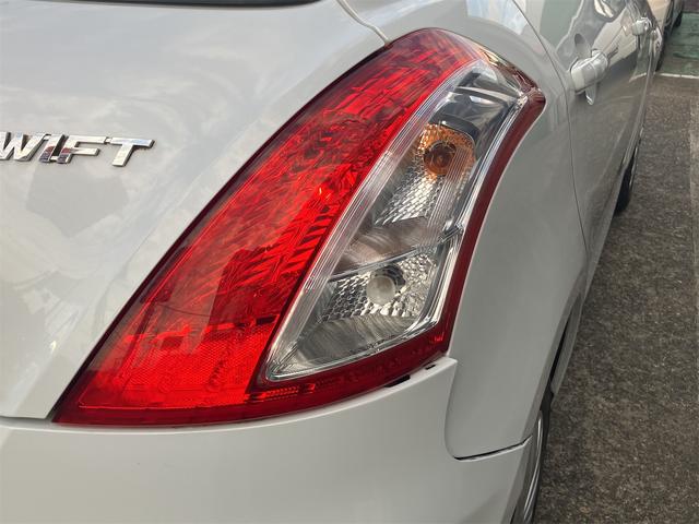 スイフト ＸＧ　４ＷＤ　スマートキー　電動格納ミラー　シートヒーター　ＣＶＴ　盗難防止システム　衝突安全ボディ　ＡＢＳ　ＥＳＣ　ＣＤ　ＵＳＢ　エアコン　パワーステアリング　パワーウィンドウ　運転席エアバッグ（18枚目）