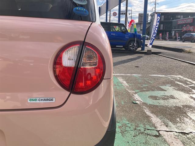 アルトラパン Ｘ　衝突被害軽減システム　ＨＩＤ　スマートキー　アイドリングストップ　電動格納ミラー　シートヒーター　ベンチシート　ＣＶＴ　盗難防止システム　ＡＢＳ　ＥＳＣ　ＣＤ　ミュージックプレイヤー接続可（18枚目）