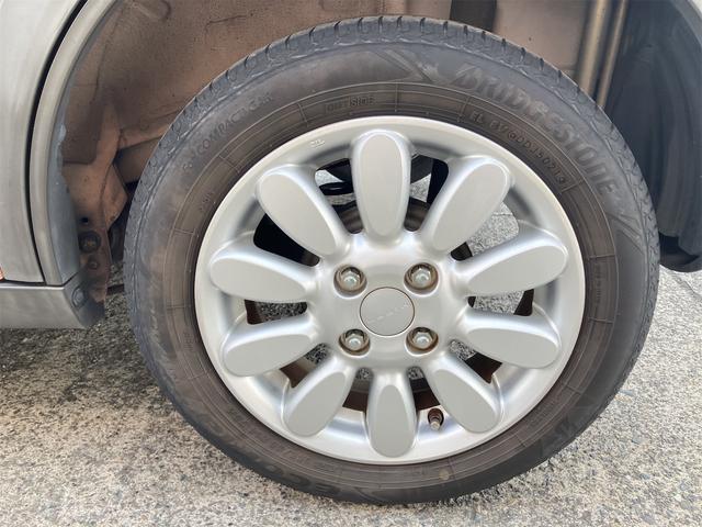 アルトラパン Ｘ　衝突被害軽減システム　ＨＩＤ　スマートキー　アイドリングストップ　電動格納ミラー　シートヒーター　ベンチシート　ＣＶＴ　盗難防止システム　ＡＢＳ　ＥＳＣ　ＣＤ　ミュージックプレイヤー接続可（21枚目）