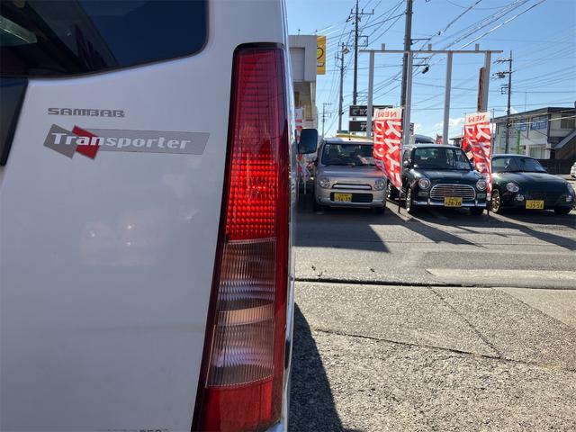 サンバーバン トランスポーター　軽バン　ＭＴ　ドライブレコーダー　両側スライドドア　キーレスエントリー　アルミホイール　エアコン　パワーウィンドウ　運転席エアバッグ（18枚目）