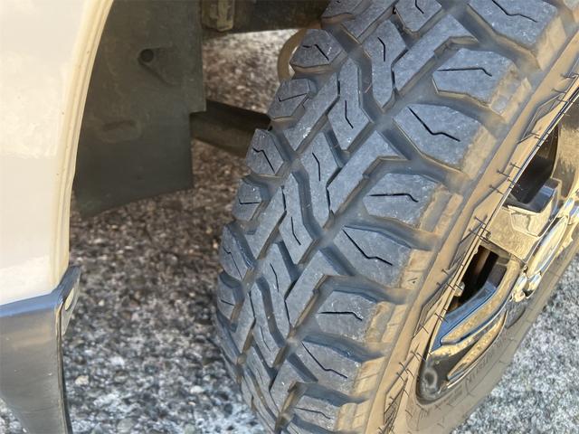 サンバーバン トランスポーター　軽バン　ＭＴ　ドライブレコーダー　両側スライドドア　キーレスエントリー　アルミホイール　エアコン　パワーウィンドウ　運転席エアバッグ（26枚目）