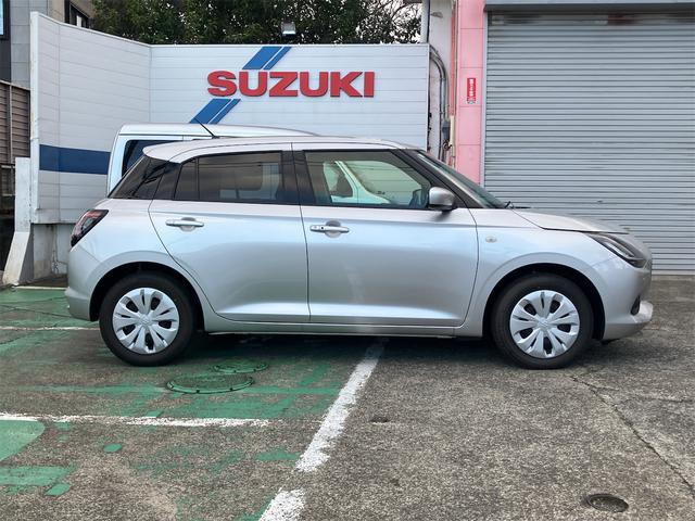 スイフト XG クリアランスソナー オートクルーズコントロール レーンアシスト 衝突被害軽減システム オートライト LEDヘッドランプ スマートキー 電動格納ミラー シートヒーター CVT 盗難防止システム(4枚目)