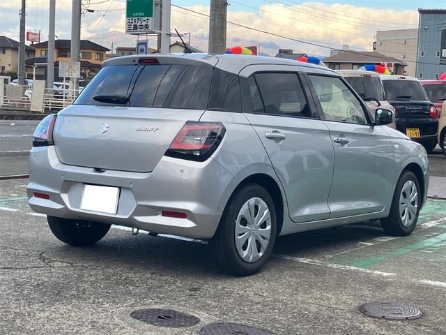 スイフト XG クリアランスソナー オートクルーズコントロール レーンアシスト 衝突被害軽減システム オートライト LEDヘッドランプ スマートキー 電動格納ミラー シートヒーター CVT 盗難防止システム(5枚目)