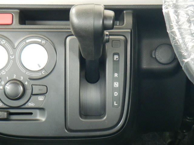GL /1年保証付 走行8万キロ台 買取車 ワンオーナー車 アイドリングストップ 横滑り防止装置 レーダーブレーキサポート 運転席シートヒーター ETC 純正CDオーディオ キーレス タイミングチェーン車(13枚目)