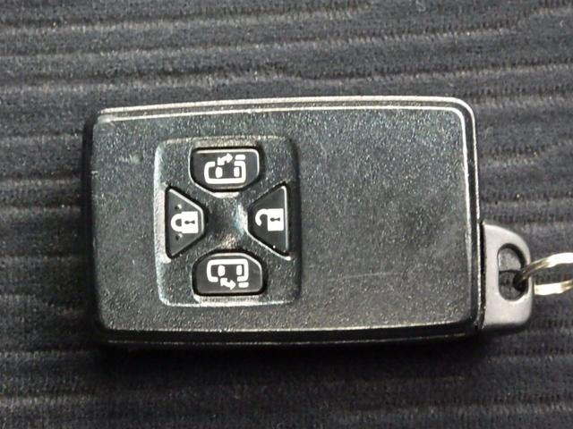 ヴェルファイア ２．４Ｚ　１年保証付　後期型　車検令和９年４月迄　純正ＨＤＤナビ　フルセグＴＶ　バックカメラ　Ｂｌｕｅｔｏｏｔｈ　ＥＴＣ　両側パワースライドドア　ＨＩＤヘッドライト　ＣＤ・ＤＶＤ再生　ステアリングスイッチ（26枚目）