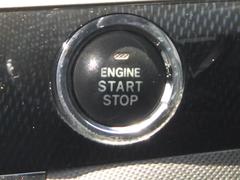車両入庫チェックではエンジン・機関系をはじめ、電装装備、内装など１００項目以上のチェックをしています。試乗も行なっていますのでご安心下さい。 6